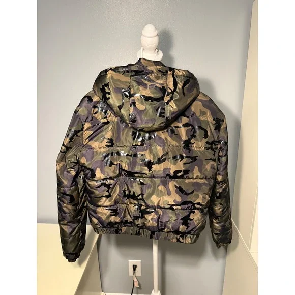 ASHLEY BY 26 INTERNATIONAL Outerwear Camouflage Puffer Jacket Hooded Size S - Picture 3 of 9